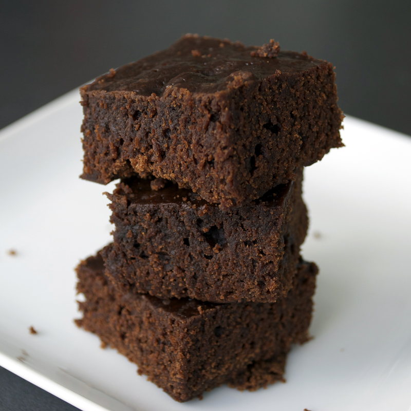 Leanne bakes AllergyFriendly Vegan Brownies (dairyfree, eggfree