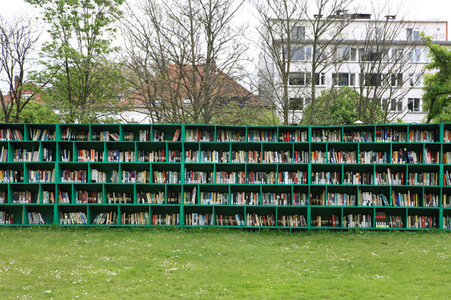 Italiano cria biblioteca ao ar livre