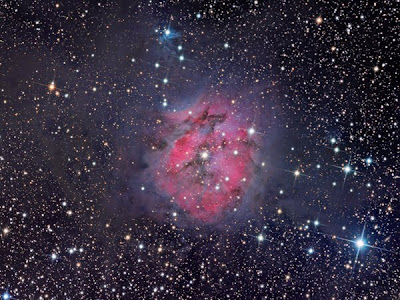 foto nebula luar angkasa