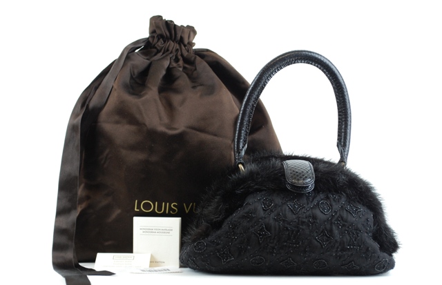 Mink handbag Louis Vuitton Black in Mink - 29826994