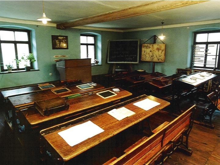 Niels Menke Design Bose Dinge Besuch Der Ausstellung Im Mk G