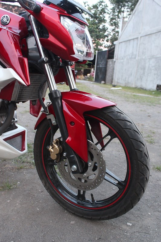 Aksesoris dan Variasi New Vixion 2013Lembayung Kelam