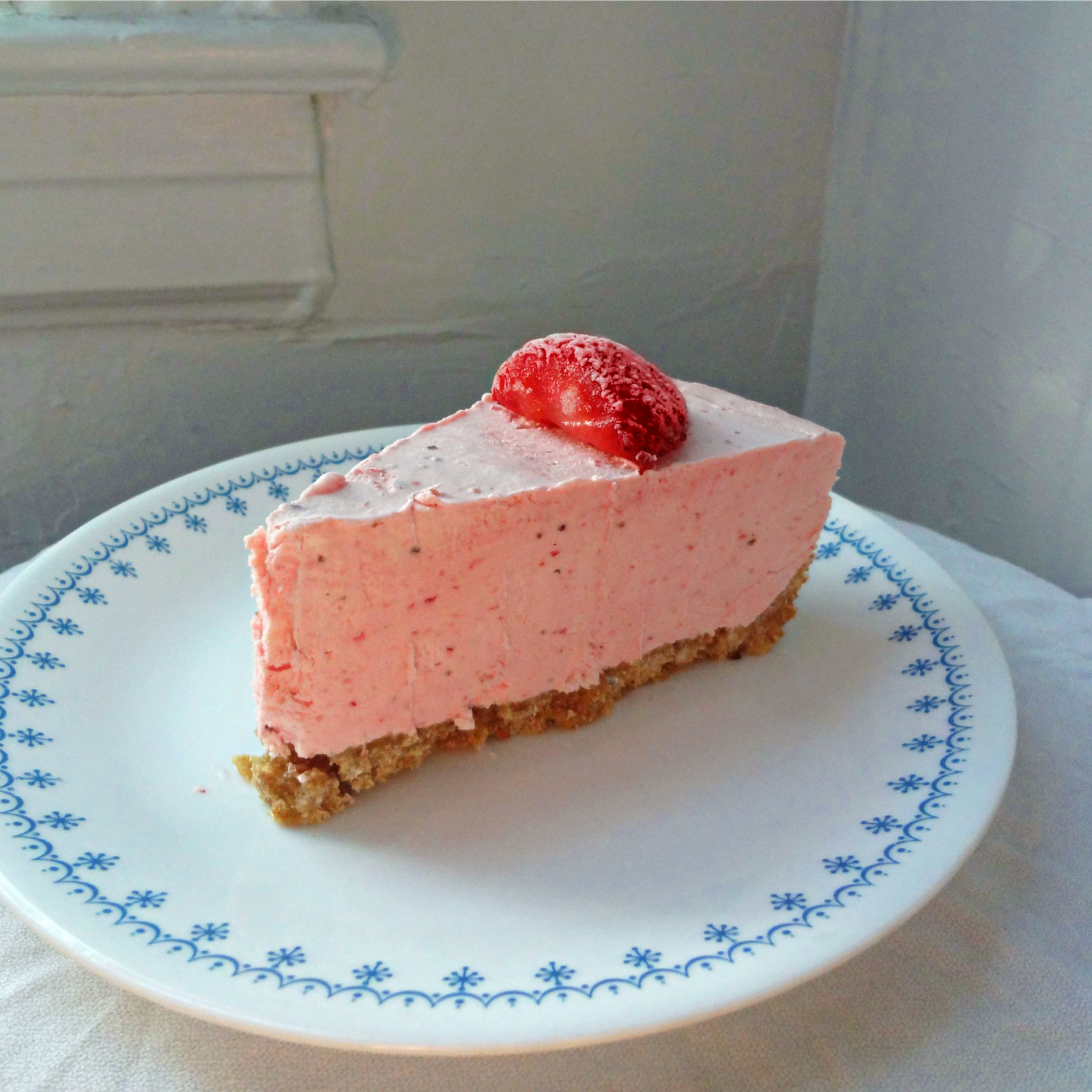 The Cooking Actress Frozen Strawberry Yogurt Pie