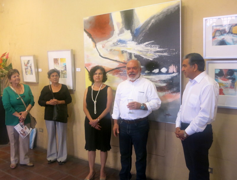 Pintor chileno expone en Antigua.