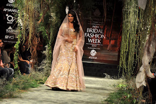 Chitrangda Singh at Tarun Tahiliani's show at Aamby Valley India Bridal Fashion Week 2012