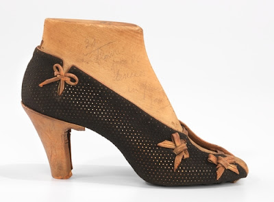 Shoe Design c. 1939 Seen On www.coolpicturegallery.us Shoe Design c. 1939 Seen On www.coolpicturegallery.us