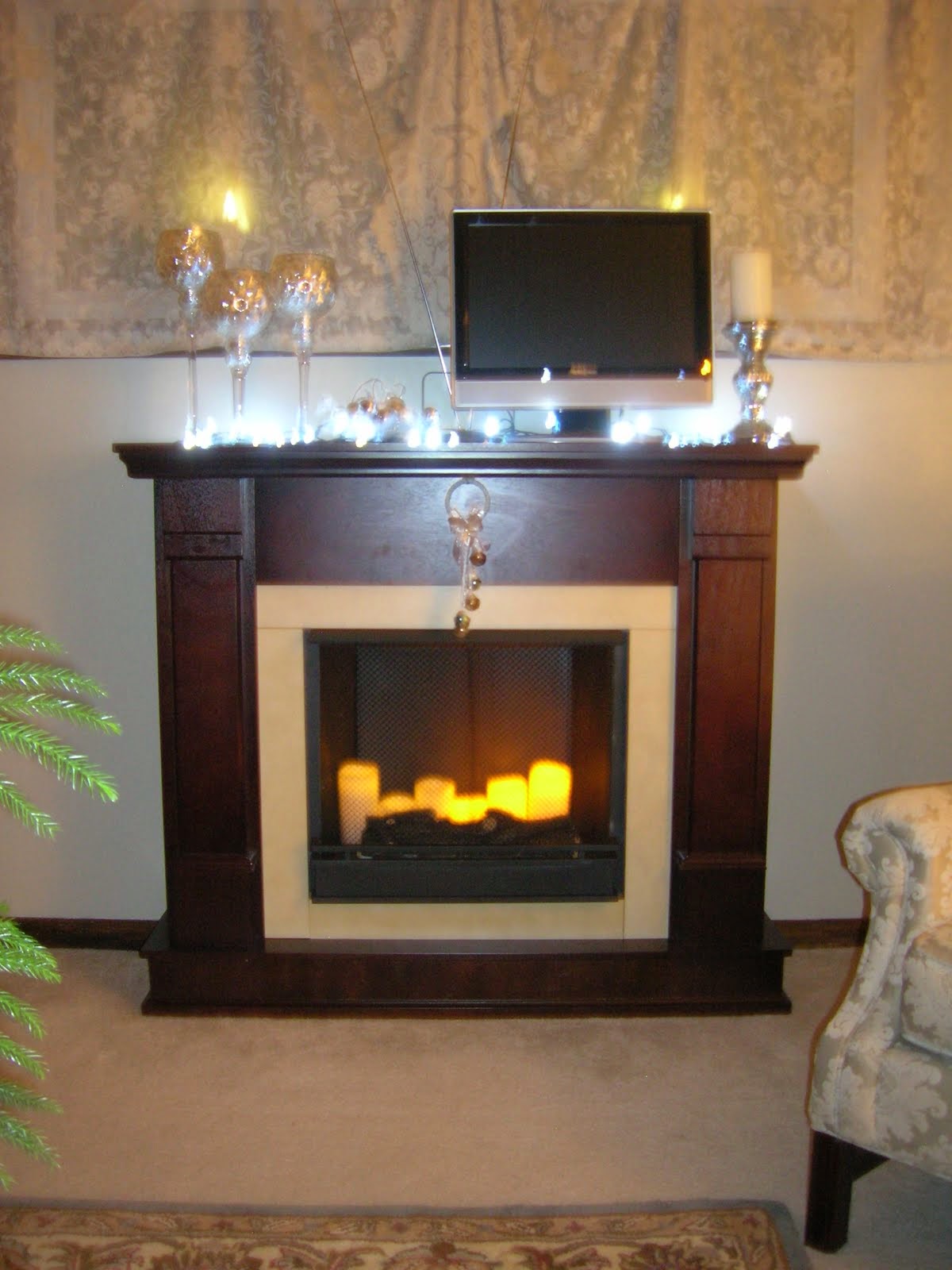 2014 Christmas Mantle/Mantel