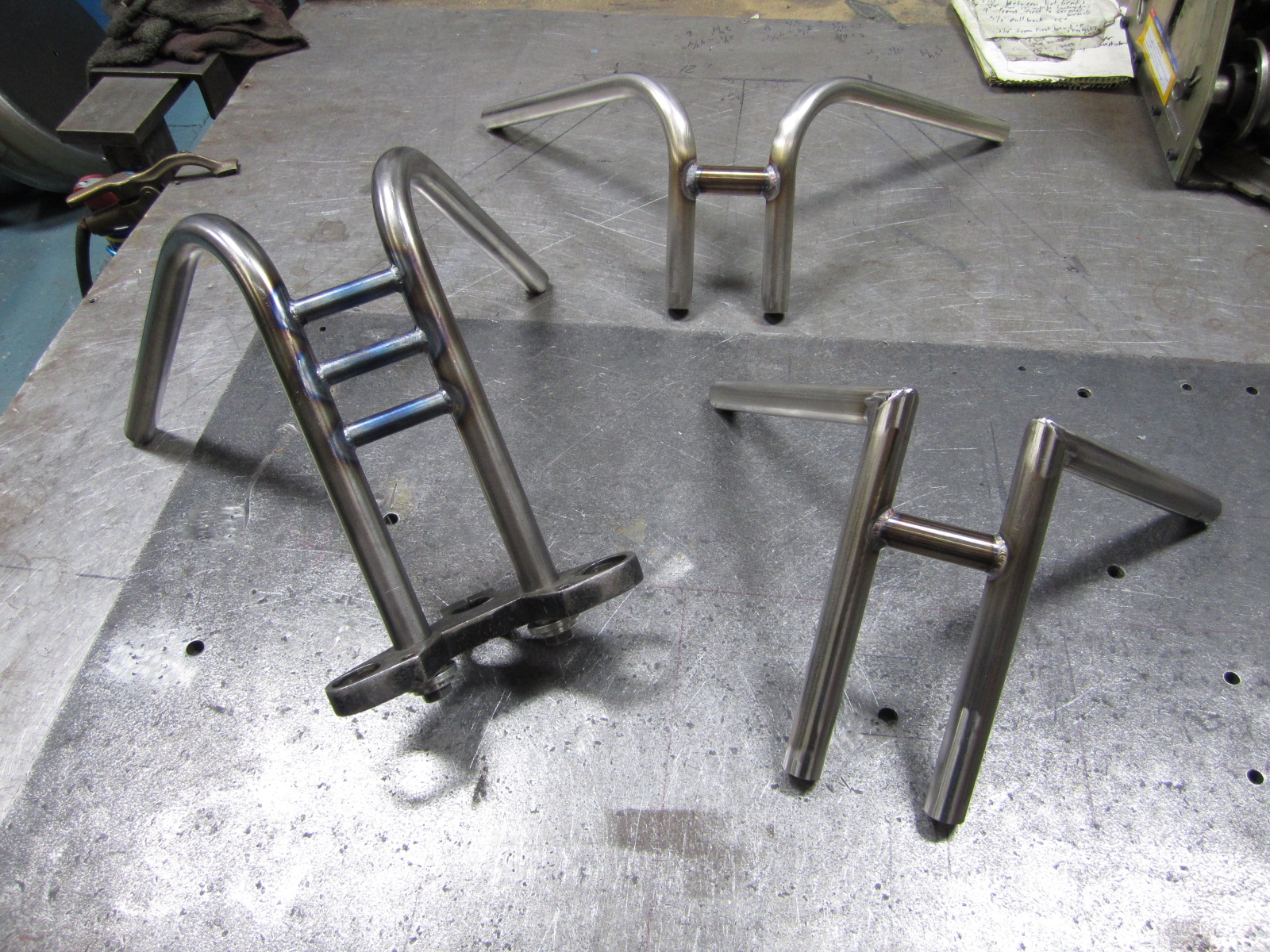 FRONT ST CYCLE Rabbitear Pullback Chopper Bars