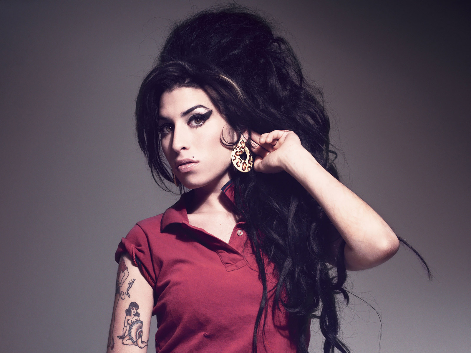 http://2.bp.blogspot.com/-WVkC8Px7jKs/TlSAZphYufI/AAAAAAAAAmU/LFZkfz_uQ8E/s1600/Amy+Winehouse+02.jpg