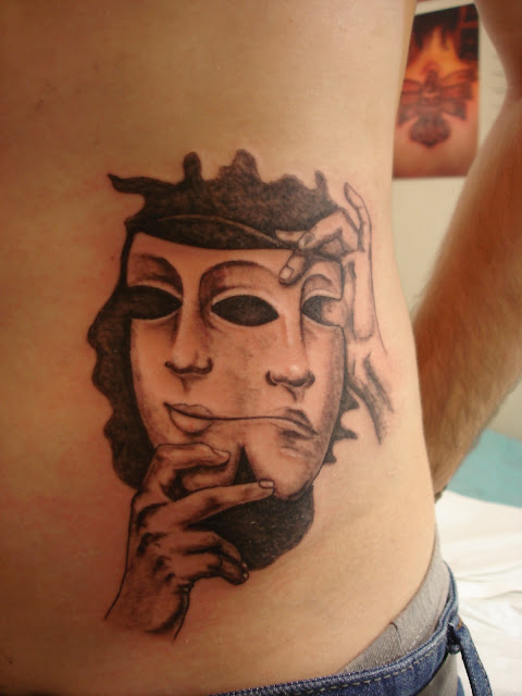 Toop Tattoo: mascaras de teatro tattoo alicante tatuaje
