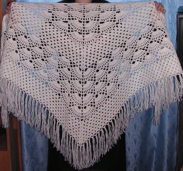 P
anda Silk DK Fan Shawl - free knit pattern in bamboo blend yarn