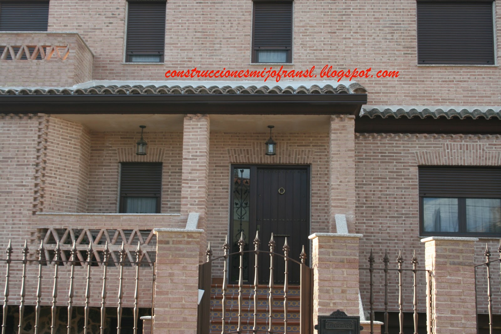 CONSTRUCCIONES MIJOFRAN S.L.: CASA DE LADRILLO ENVEJECIDO