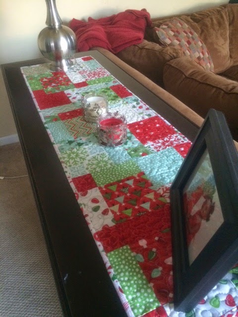 Crafty Garden Mom: F.O.: Charm Pack Christmas Table Runner