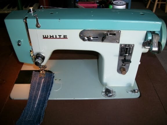 Perfect Stitch: Another old Sewing Machines