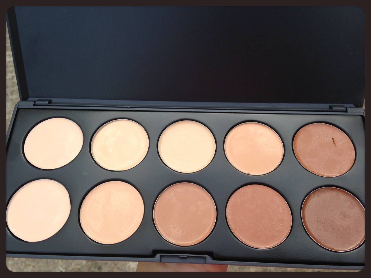 Crown Brush 10 Concealer Palette Review & Swatches