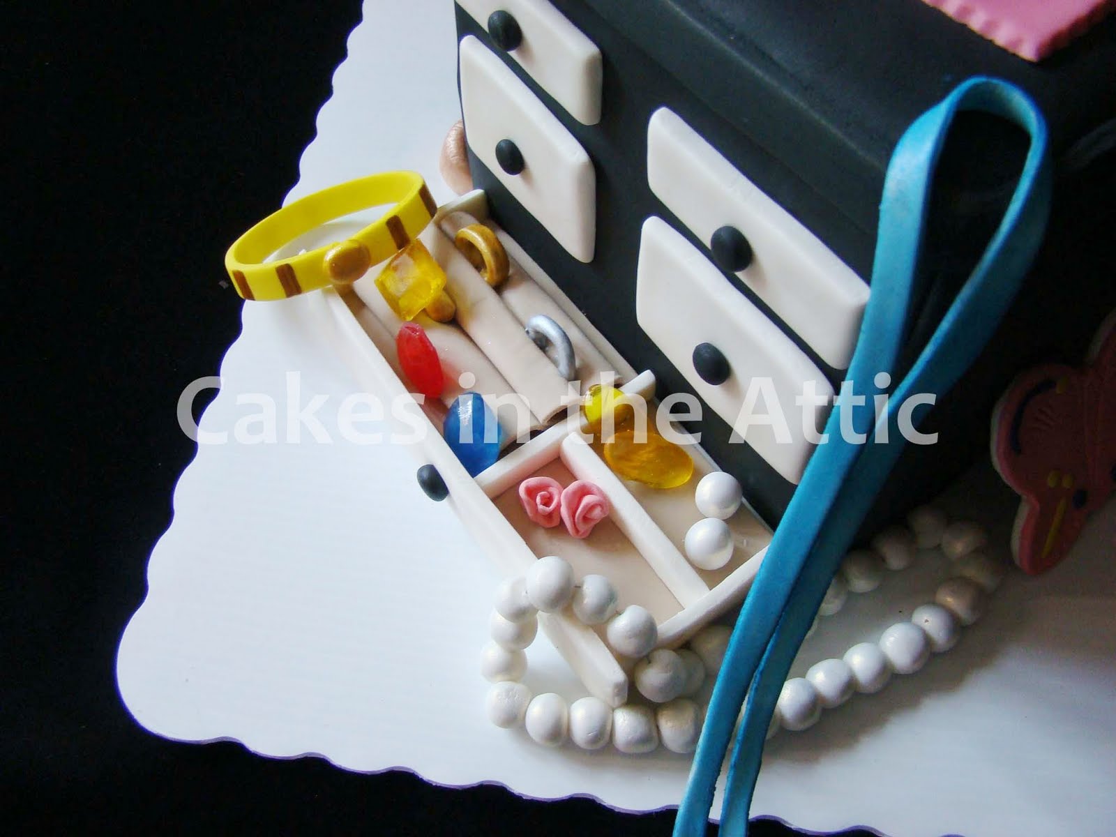 Jewelry+box+cake+pictures