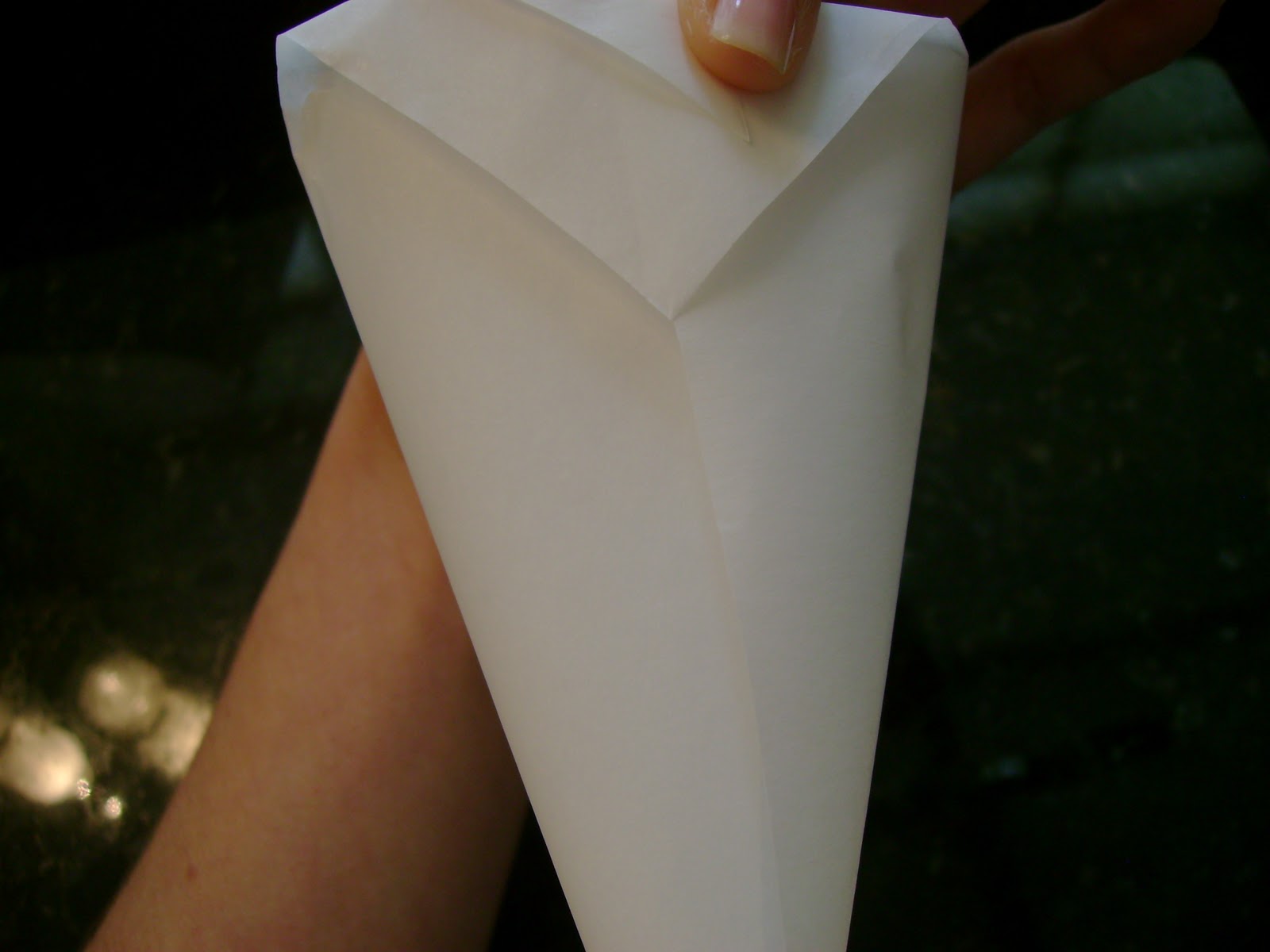Featured image of post How to Make Wax Paper Piping Bag