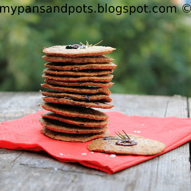 Ovsene pločice sa ruzmarinom i crnim maslinama / Olive and rosemary oat