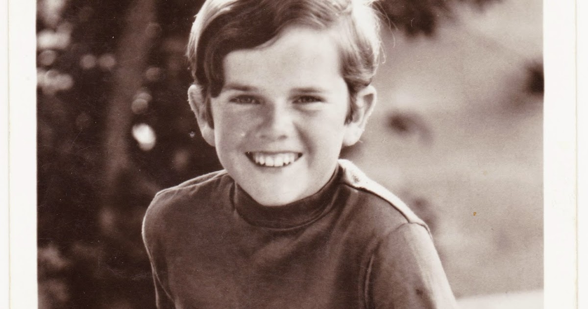 Papergreat Butch Patrick answers some fan mail via postcard in 1969