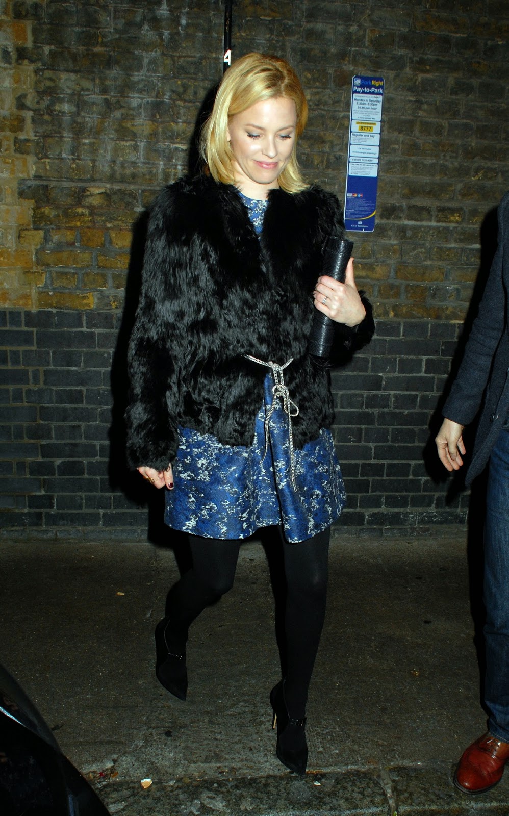 Celebrity Legs and Feet in Tights: Elizabeth Banks` Legs and Feet in