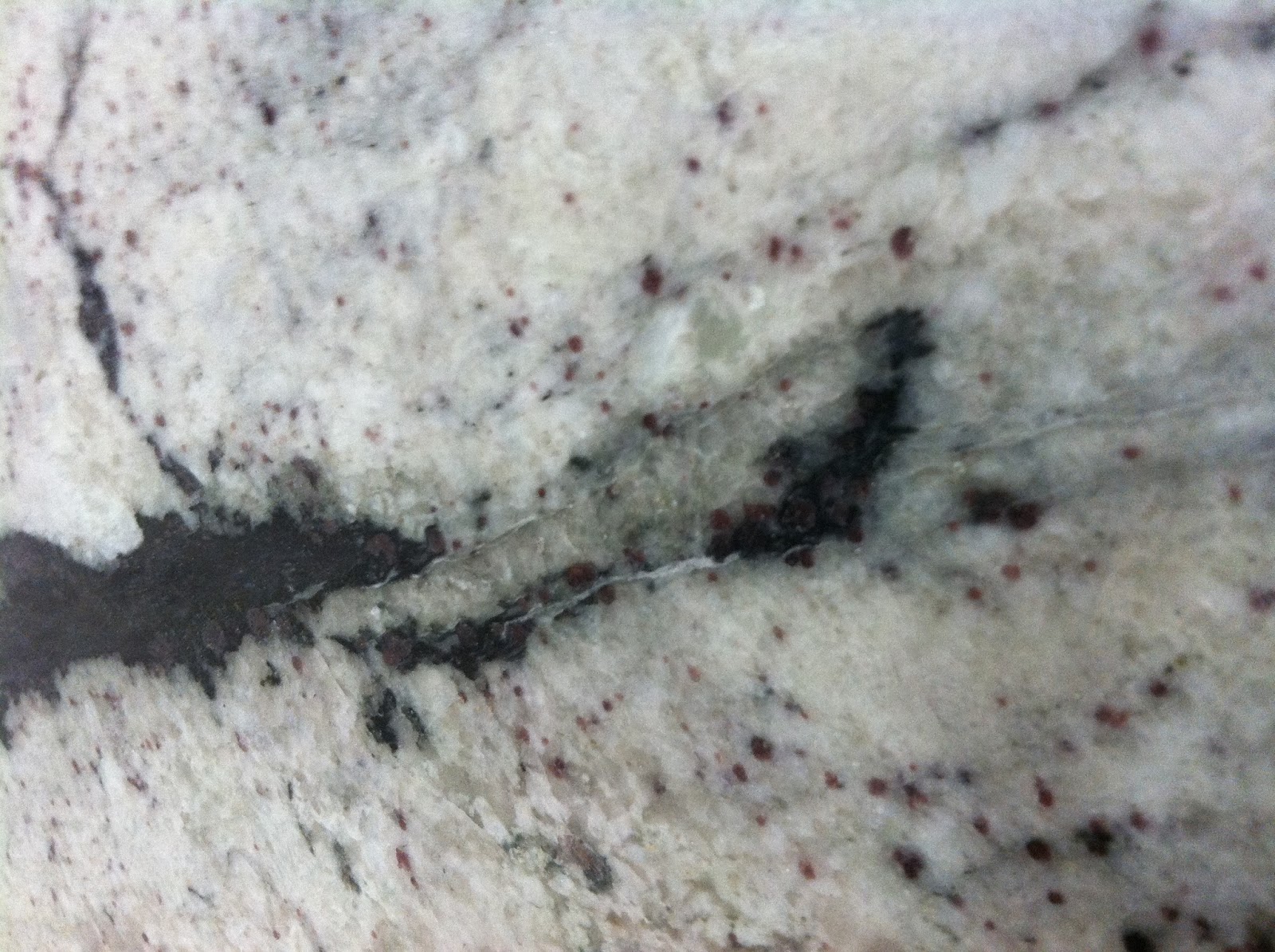 Natural Stone Source Fissures in Granite Countertops