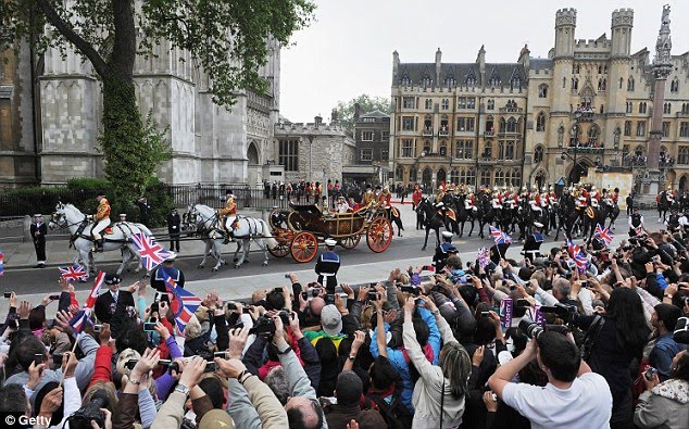 royal wedding kate william. The royal carriage glides past