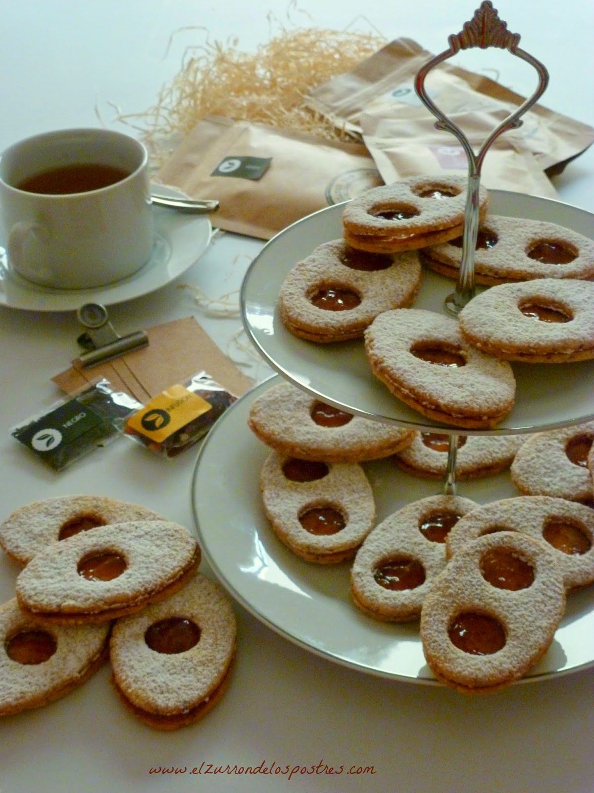 Galletas De Almendra Con Mermelada De Higos
