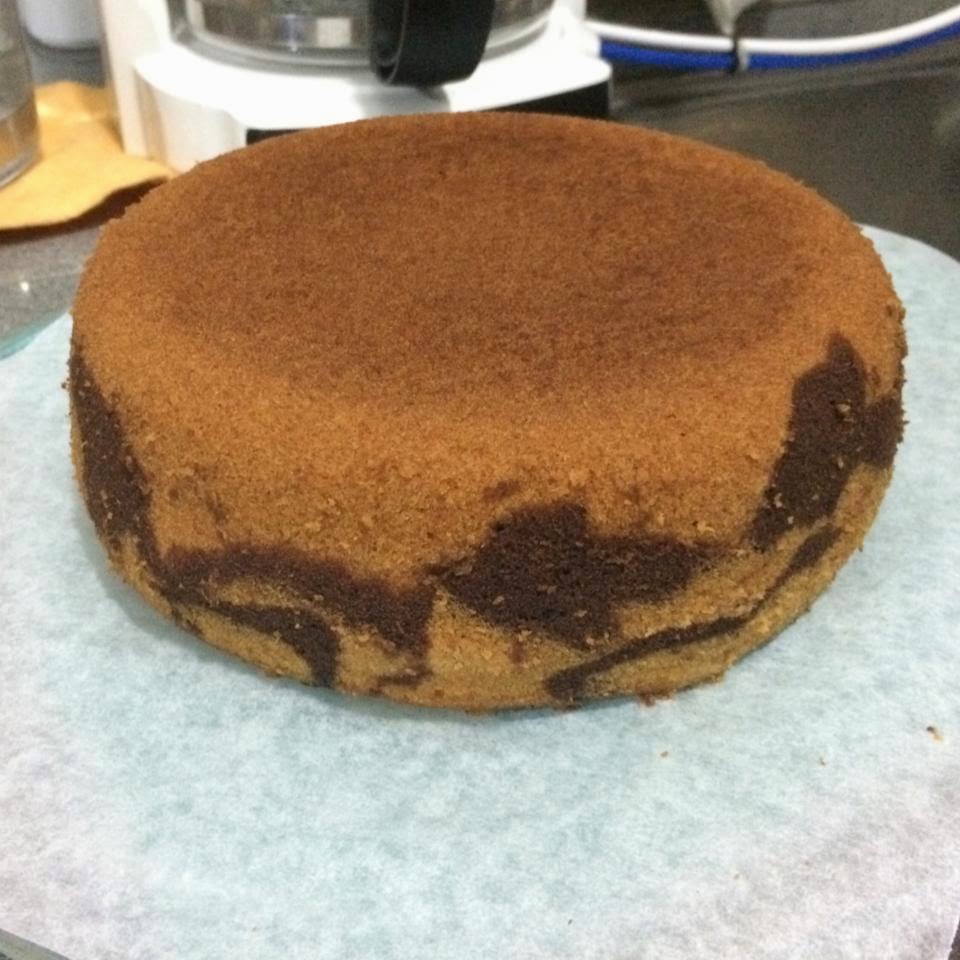 Mini Rice Cooker Marble Cake by Candi Yuuka Baking's Corner