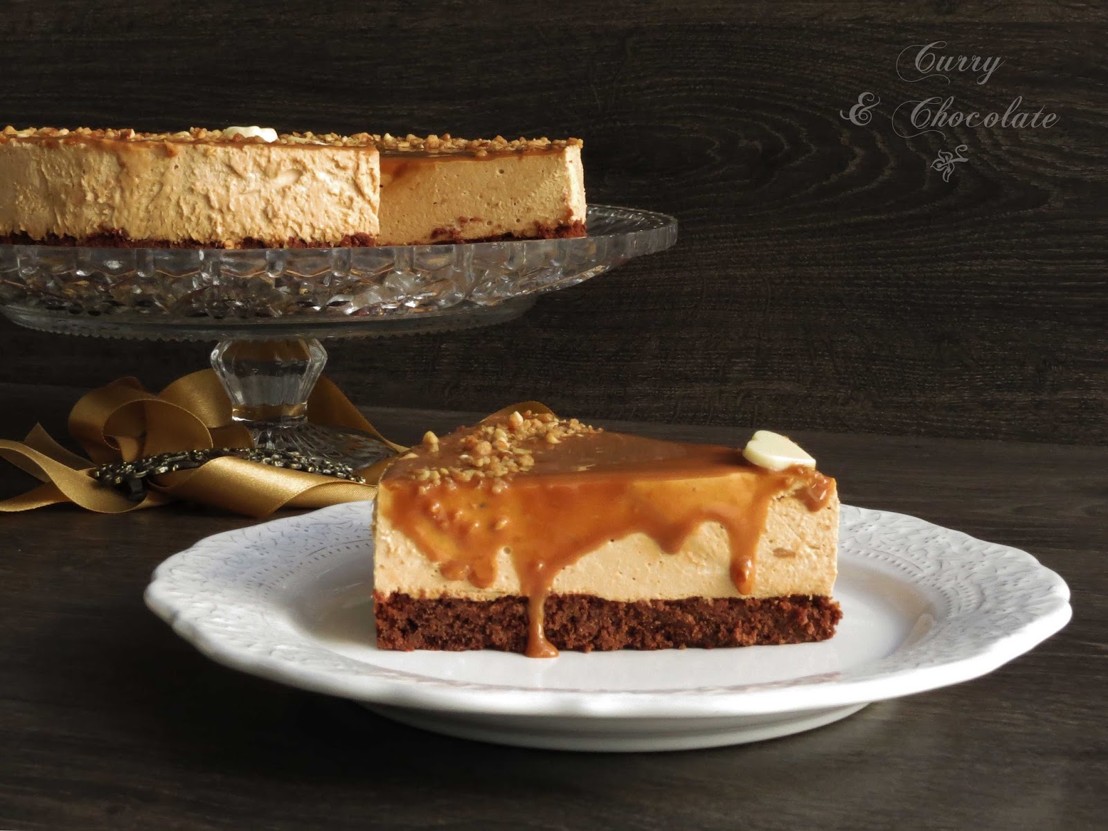 Tarta mousse de dulce de leche con base de bizcocho – Dulce de leche mousse cake with brownie crust Tarta mousse de dulce de leche con base de bizcocho – Dulce de leche mousse cake with brownie crust