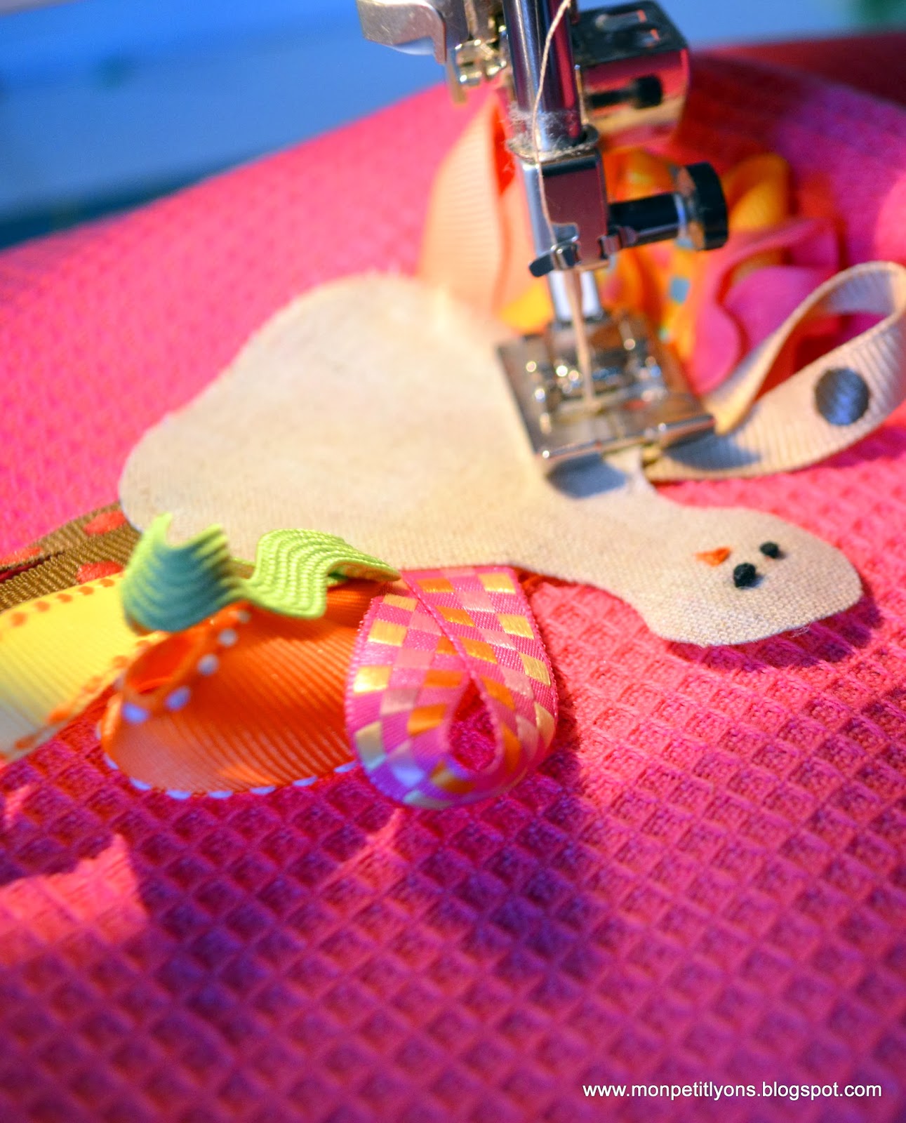 mon petit lyons {sewing tutorial} Turkey Tea Towel