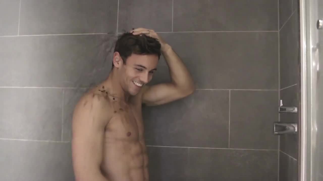 Beauty and Body of Male : Tom Daley - New Shirtless 1.