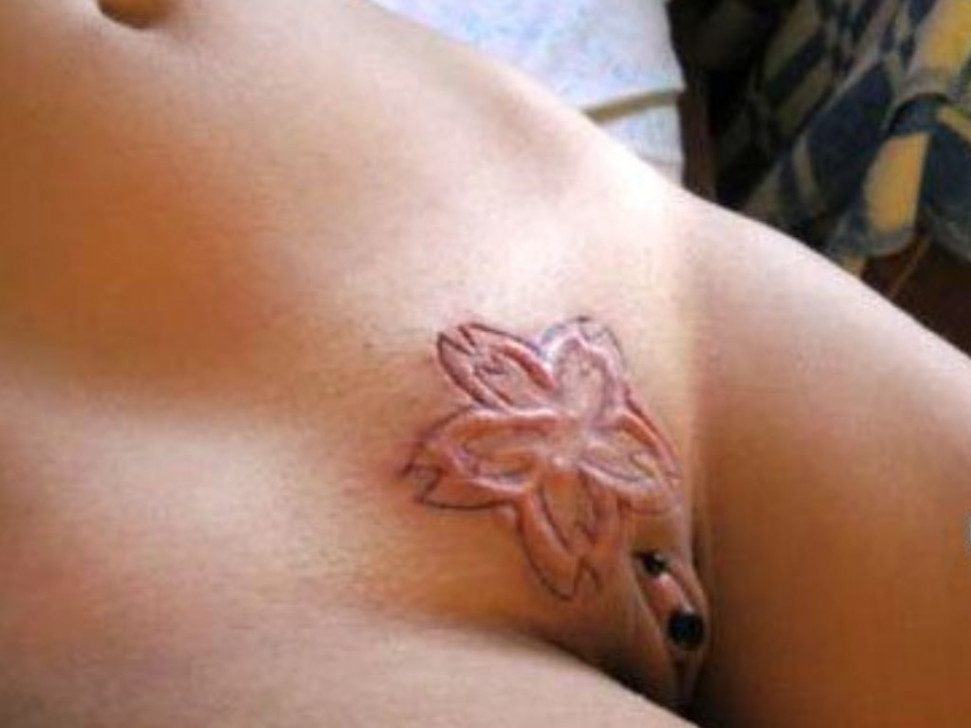 Tattoos on a pussy | TubeZZZ Porn Photos