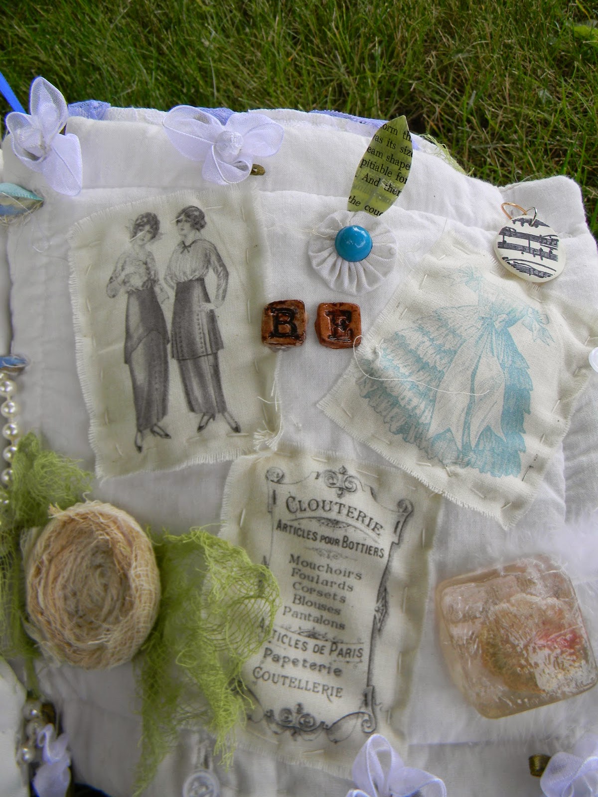 Artistic Endeavors 101 Fabric Mixed Media Book...