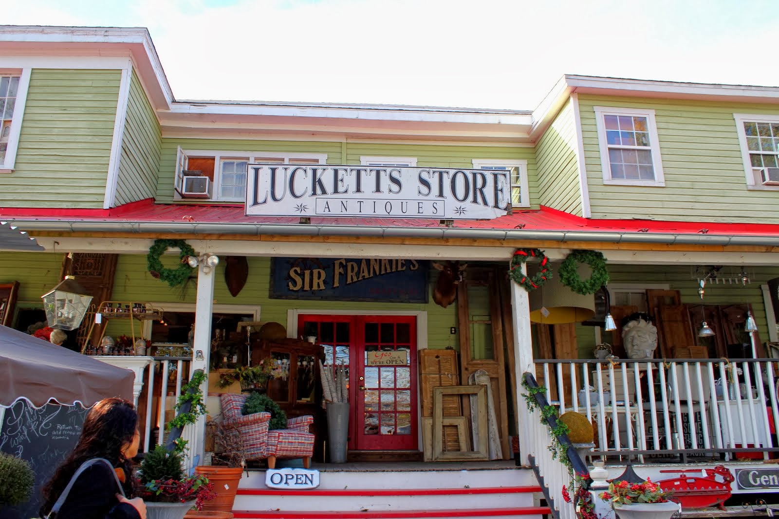 Here and There Antique Shops in Leesburg