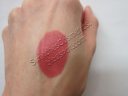  Swatches Cosmetics Свотчи Косметики Губная помада для губ Lipstick Pupa №102