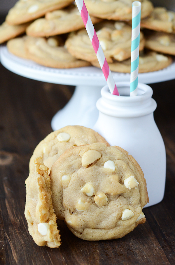 Yummy Low Calorie White Chocolate Chip Macadamia Nut Cookies