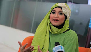 Foto Septi Sanustika Istri Ahmad Fathanah Septi+Sanustika+1 Foto Septi Sanustika Istri Ahmad Fathanah