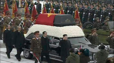 Погребват Ким Чен Ир