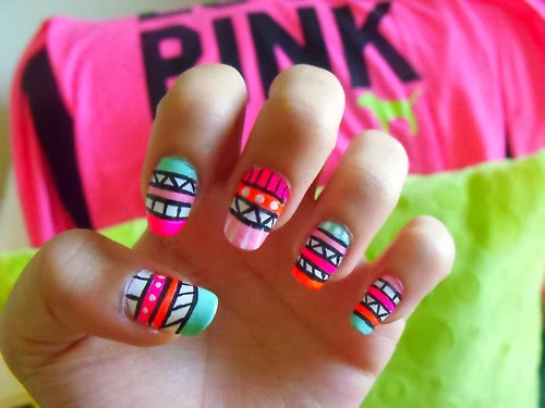 Nailsonomic: Neon Nail Art