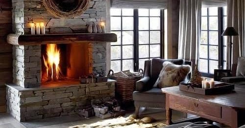 Icono Interiorismo: Al calor del fuego de una chimenea de piedra