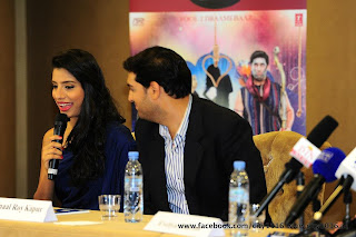  Ayushmann & Evelyn at  Premiere of 'Nautanki Saala!' in Dubai