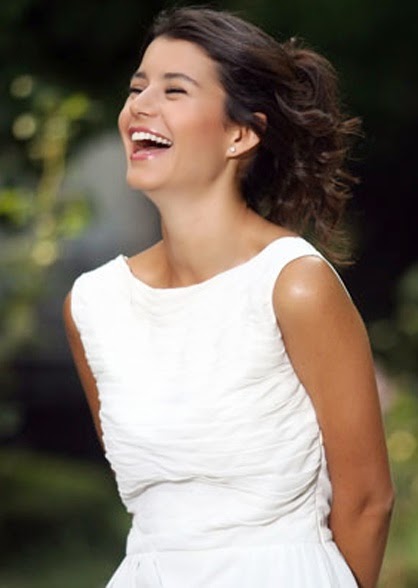 Beren Saat Hot Scene