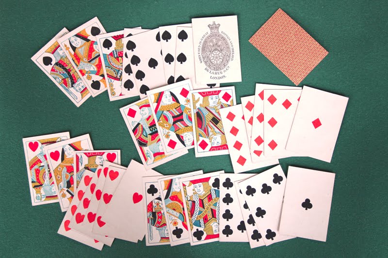 Dating de la rue playing cards