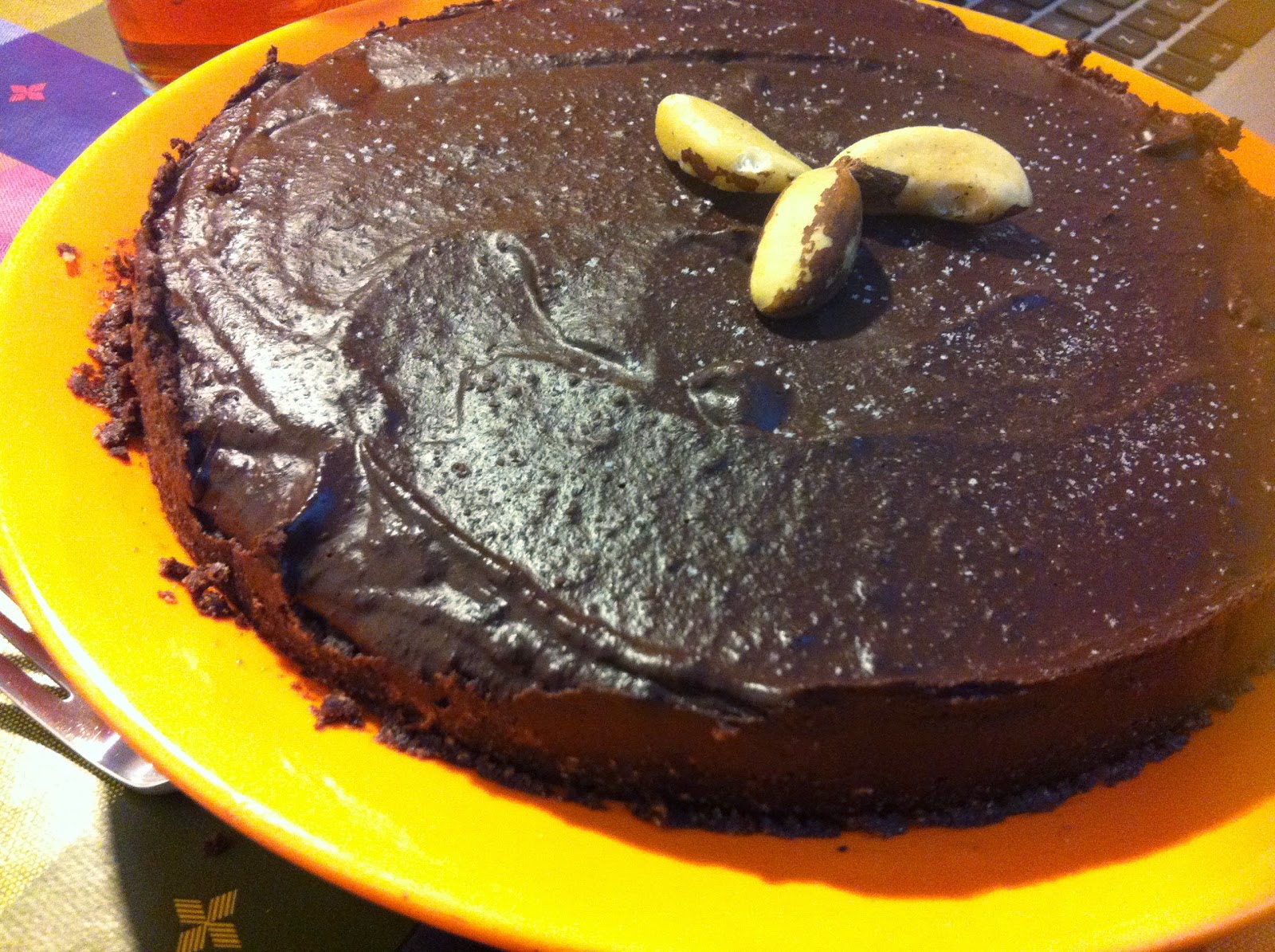 Raw chocolate cake