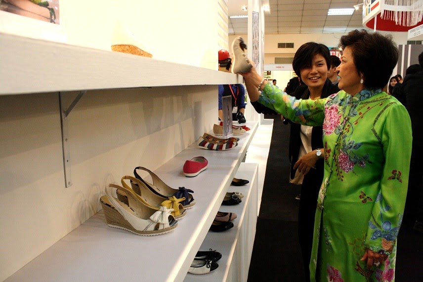 amori shoes Malaysia International Shoes Festival 2012
