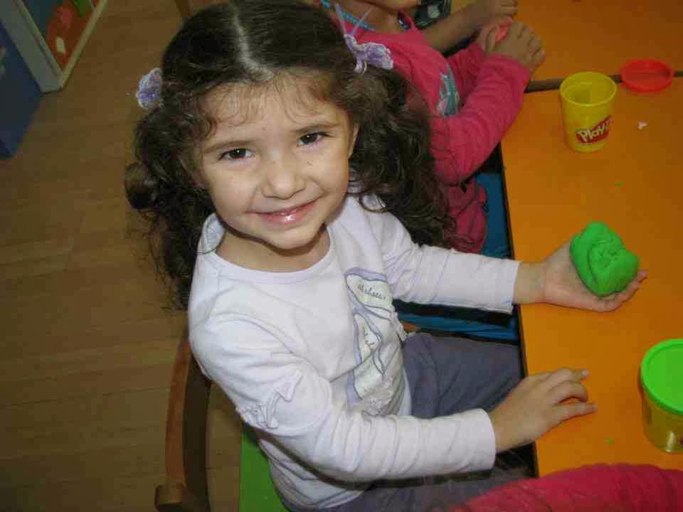 Biricik kızımız Zeynep Sude�miz.. Ben okuldayken Biricik kızımız Zeynep Sude�miz.. Ben okuldayken