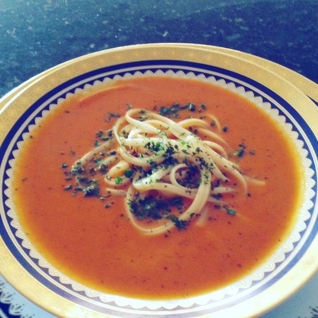 Sopa de tomates. Riquísima!