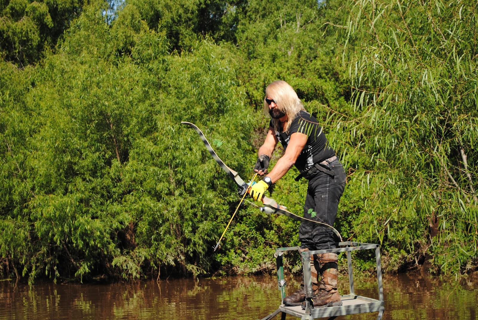 The WOOA Reports BowHunting Alligator Gar