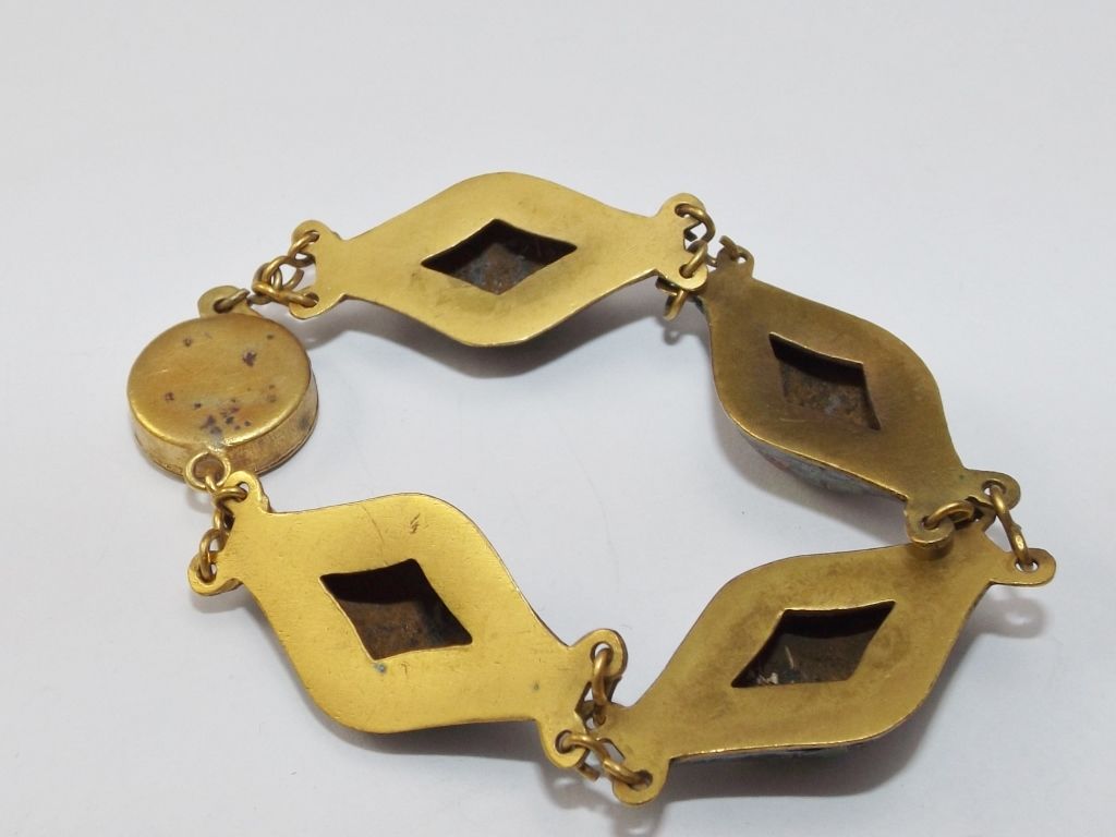 dating bracelet clasps