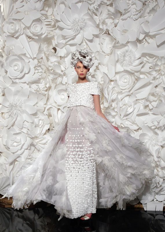 for the love of paper chanel couture 2009 runway inspiration white paper flower backdrop